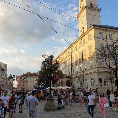 Cozy Apartment, 5Mins To Opera Lviv Buitenkant foto