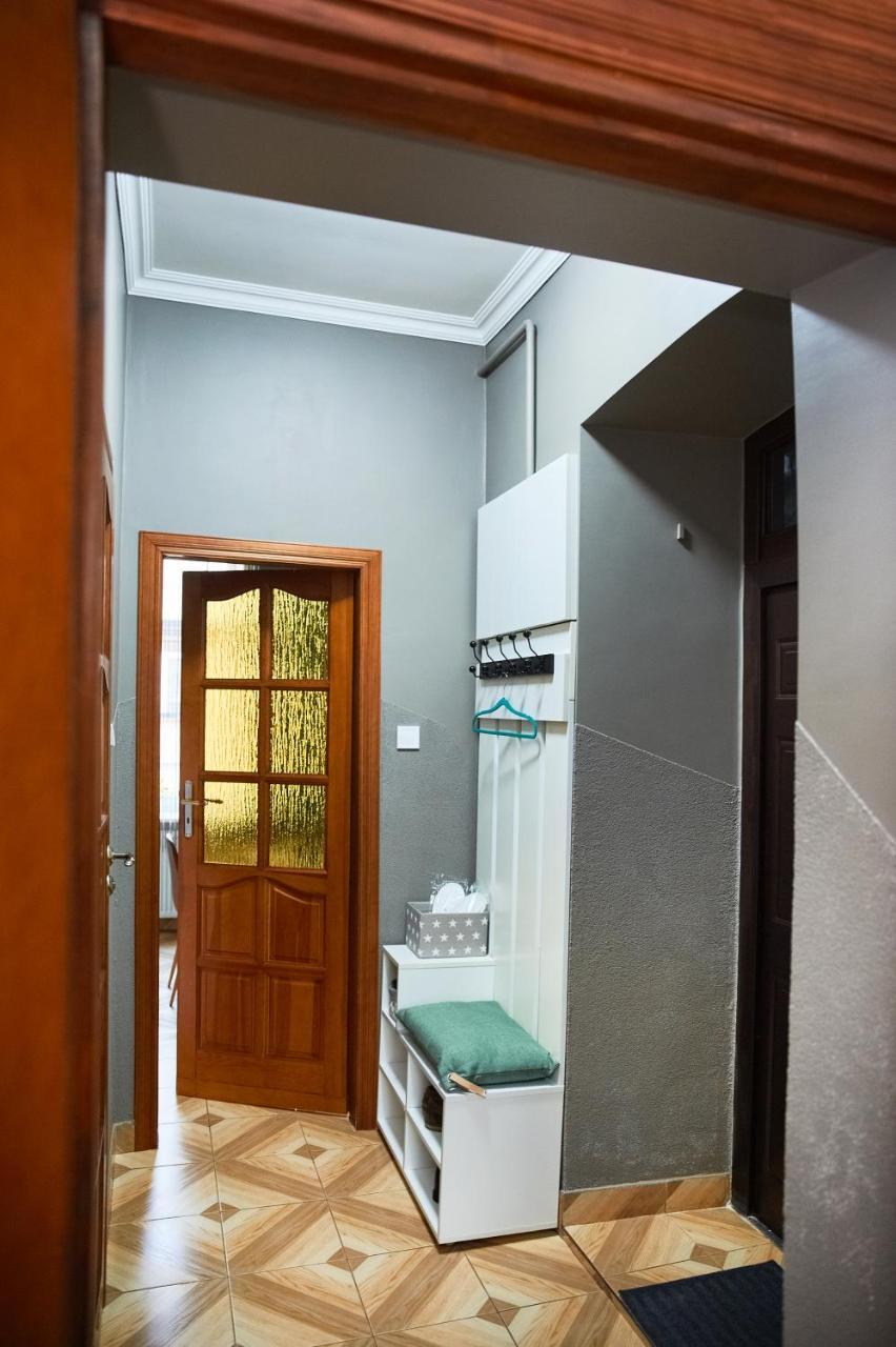 Cozy Apartment, 5Mins To Opera Lviv Buitenkant foto