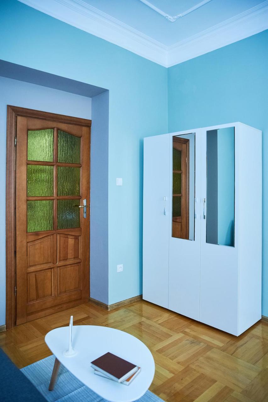 Cozy Apartment, 5Mins To Opera Lviv Buitenkant foto