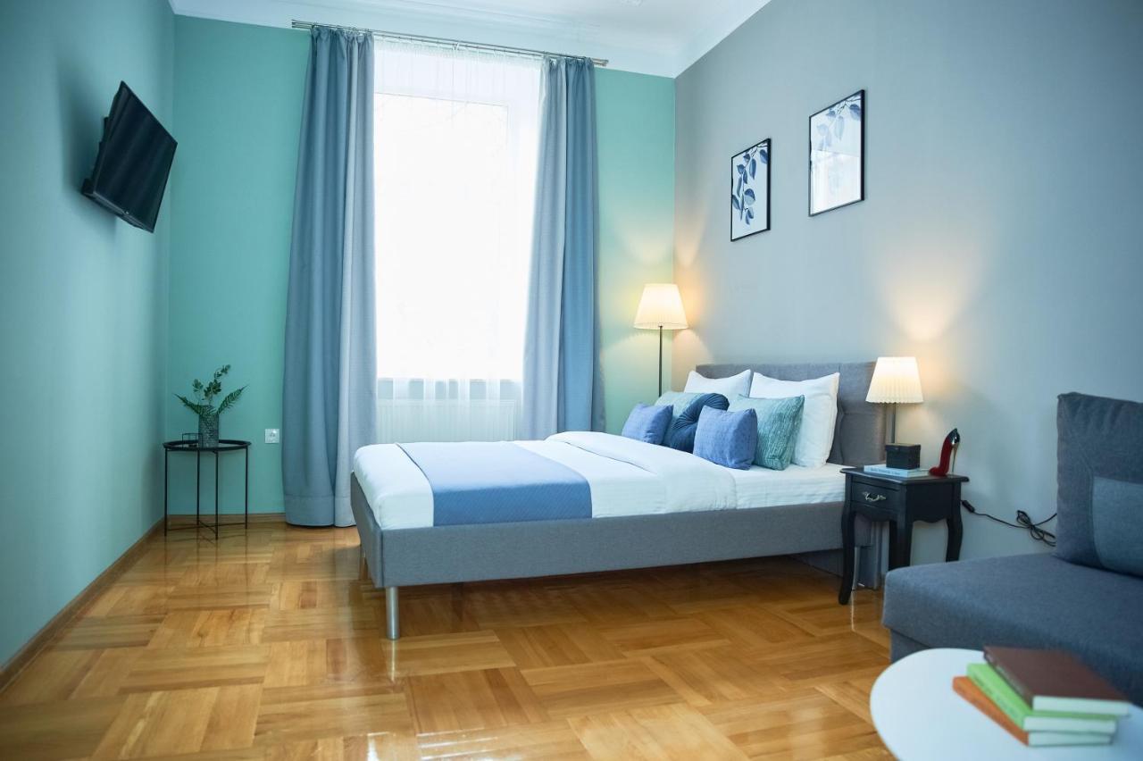 Cozy Apartment, 5Mins To Opera Lviv Buitenkant foto