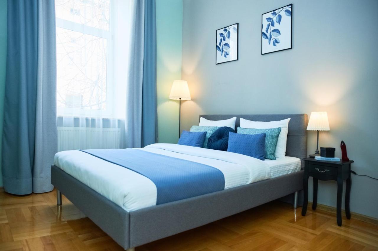 Cozy Apartment, 5Mins To Opera Lviv Buitenkant foto