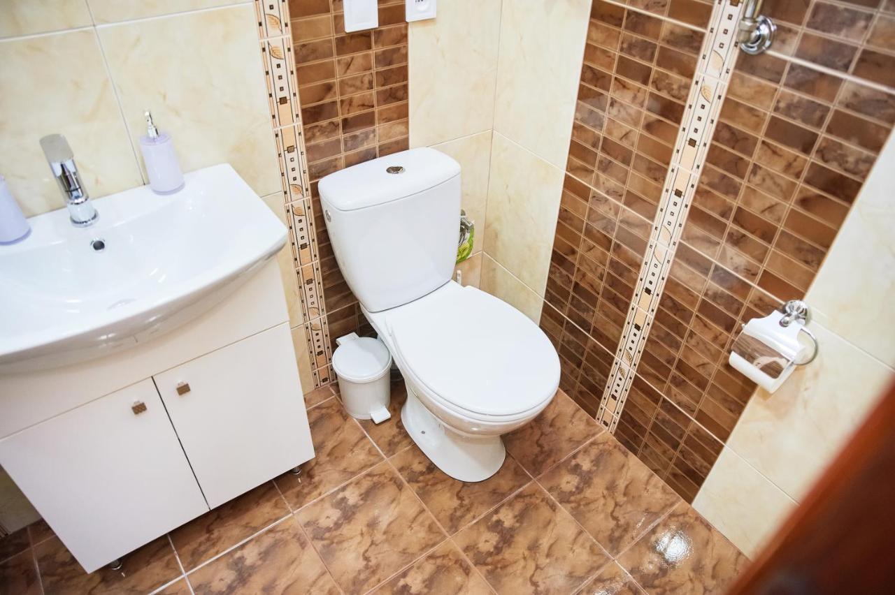 Cozy Apartment, 5Mins To Opera Lviv Buitenkant foto